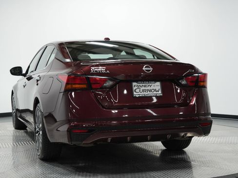 Used 2024 Nissan Altima 2.5 SV image 7