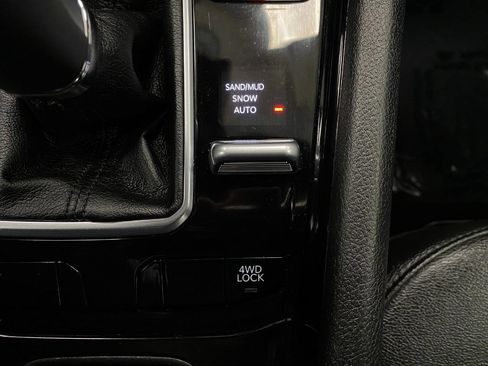 Used 2025 Jeep Compass Limited image 25