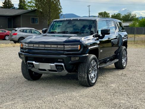 New 2025 GMC Hummer EV 3X w/ LPO, Illumination Package image 1