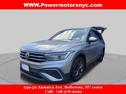 Used 2022 Volkswagen Tiguan SE w/ Panoramic Sunroof Package