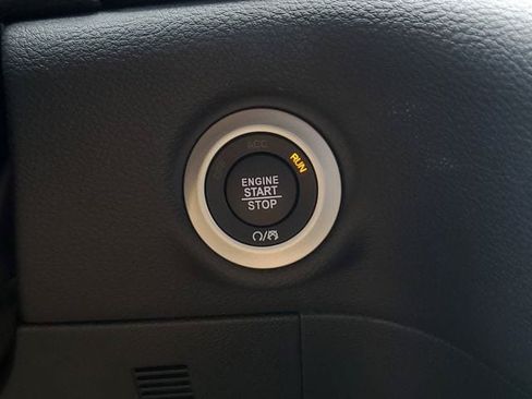New 2026 Chrysler Pacifica Select FWD image 30