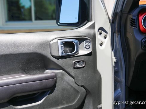 Used 2018 Jeep Wrangler Unlimited Rubicon w/ Steel Bumper Group AWD/4WD image 38