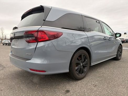 Used 2024 Honda Odyssey Sport image 3