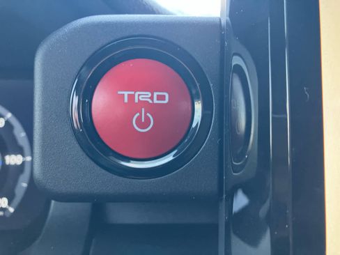 Certified 2026 Toyota 4Runner TRD Off-Road Premium AWD/4WD image 26