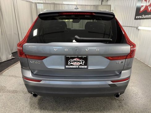 Used 2018 Volvo XC60 T5 Momentum w/ Vision Package image 5