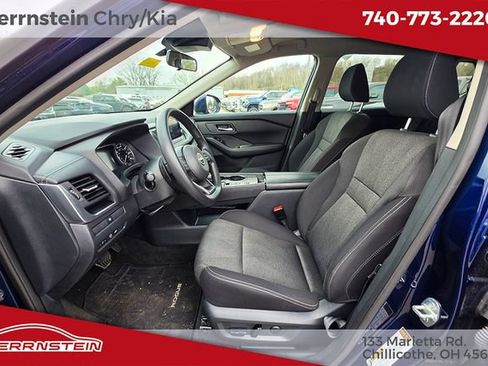 Used 2024 Nissan Rogue SV FWD image 21