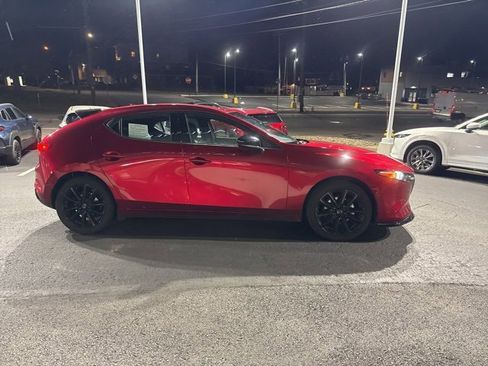 Used 2024 MAZDA MAZDA3 Hatchback w/Premium Plus Pkg image 4