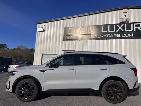 Used 2022 Kia Sorento SX image 4