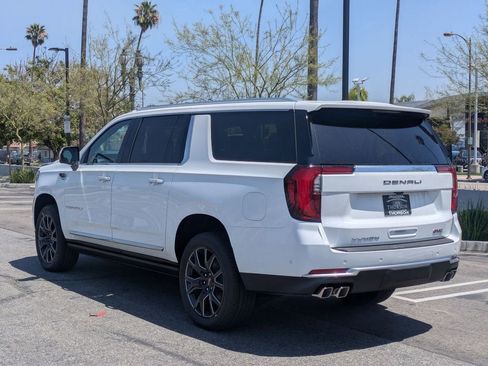 New 2026 GMC Yukon XL Denali w/ Sun & Power Step Package AWD/4WD image 10