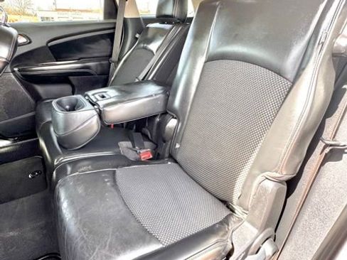 Used 2020 Dodge Journey Crossroad w/ Popular Equipment Group FWD image 9