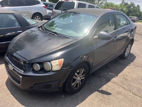 Used 2013 Chevrolet Sonic LT FWD image 2