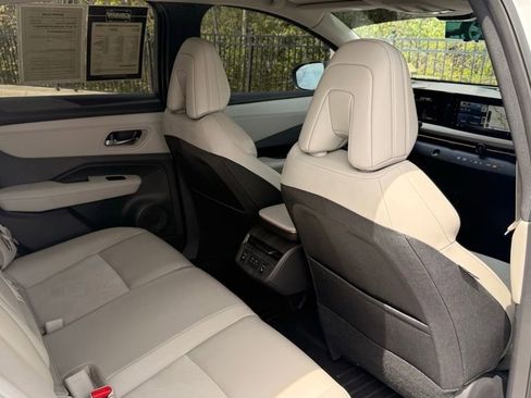 Used 2023 Nissan Ariya AWD image 36