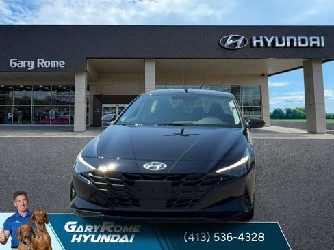 Certified 2023 Hyundai Elantra SEL w/ Convenience Package FWD image 3