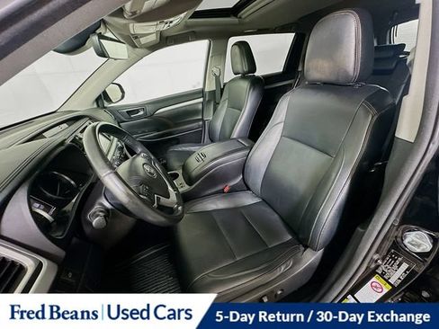 Used 2017 Toyota Highlander XLE AWD/4WD image 28