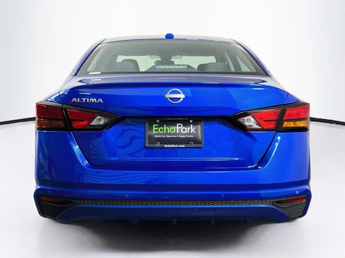 Used 2025 Nissan Altima 2.5 SV FWD image 7