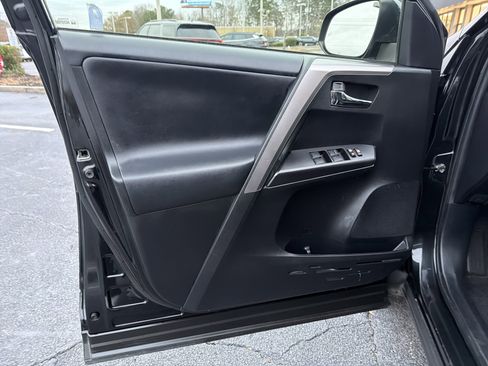 Used 2016 Toyota RAV4 XLE image 10