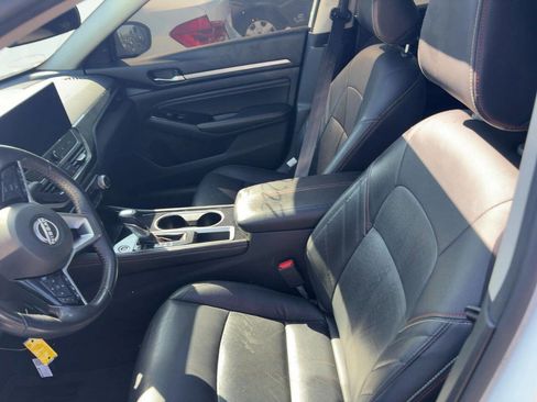 Used 2023 Nissan Altima 2.5 SR w/ SR Premium Package FWD image 4