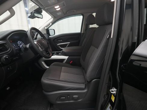 Used 2024 Nissan Titan SV w/ SV Convenience Package AWD/4WD image 7