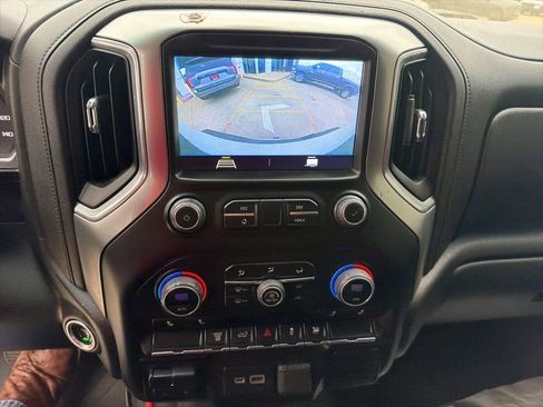 Used 2022 Chevrolet Silverado 2500 LT w/ Convenience Package image 12