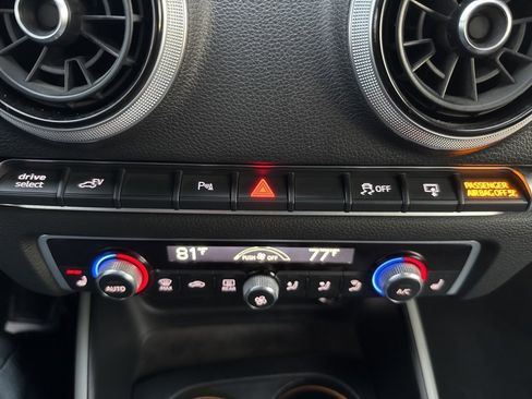 Used 2017 Audi A3 e-tron Prestige image 40