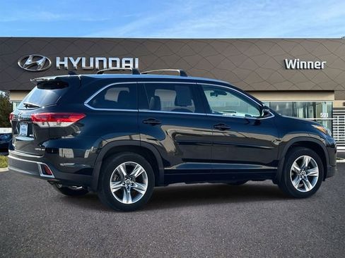 Used 2019 Toyota Highlander Limited Platinum image 5