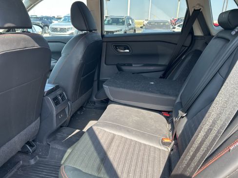 Used 2025 Nissan Rogue SV image 12