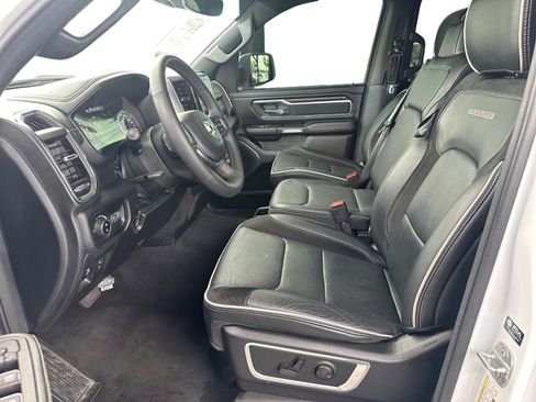 Used 2025 RAM 1500 Laramie image 9