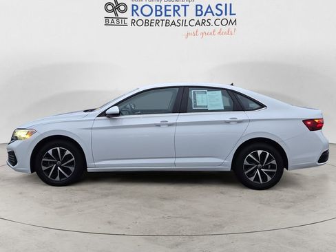 Used 2024 Volkswagen Jetta S image 2