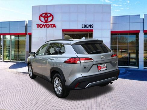 Used 2024 Toyota Corolla Cross LE AWD/4WD image 7