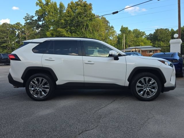Used 2019 Toyota RAV4 XLE Premium FWD image 7