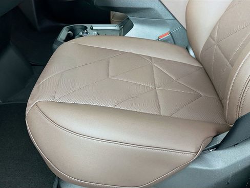 Used 2026 BMW iX xDrive45 w/ Premium Package image 21