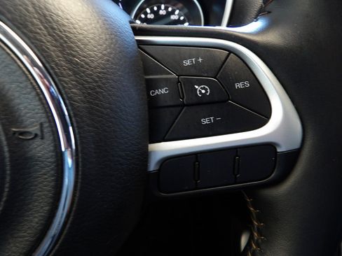 Used 2018 Jeep Compass Latitude w/ Cold Weather Group AWD/4WD image 29