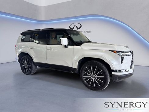 Used 2024 Lexus GX 550 w/ Accessory Package (Z1) AWD/4WD image 3