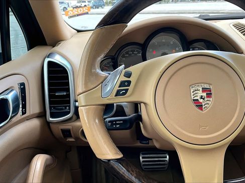 Used 2014 Porsche Cayenne S AWD/4WD image 24