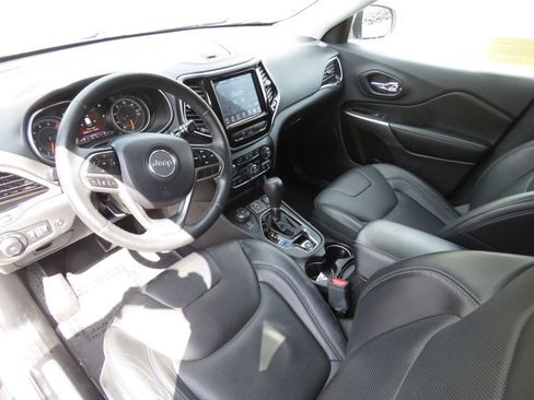 Used 2019 Jeep Cherokee Limited AWD/4WD image 11