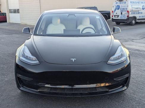 Used 2018 Tesla Model 3 image 10