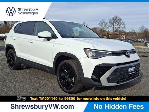 New 2026 Volkswagen Taos SE image 1