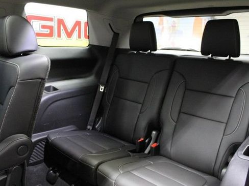 Used 2023 GMC Acadia SLT w/ Elevation Edition AWD/4WD image 16