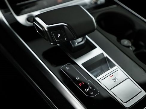 Used 2025 Audi Q7 3.0T Prestige w/ Prestige Package image 39