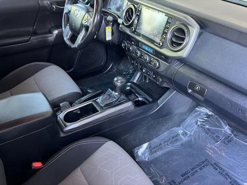 Certified 2022 Toyota Tacoma TRD Sport w/ Technology Package AWD/4WD image 15