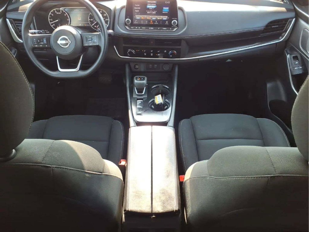 Used 2024 Nissan Rogue S FWD image 10