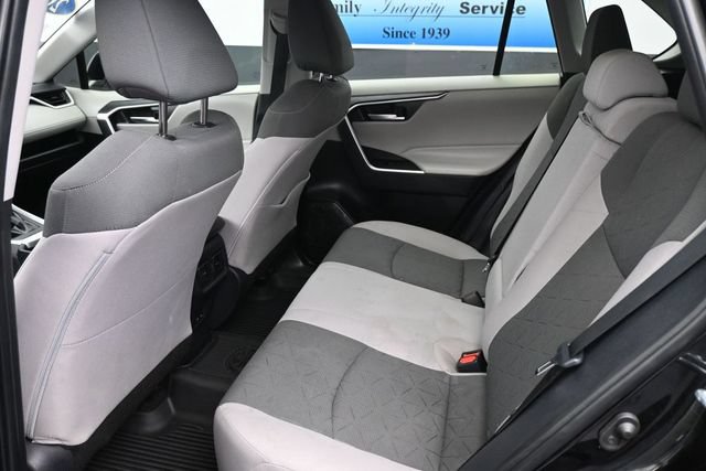 Used 2025 Toyota RAV4 XLE w/ Convenience Package FWD image 8