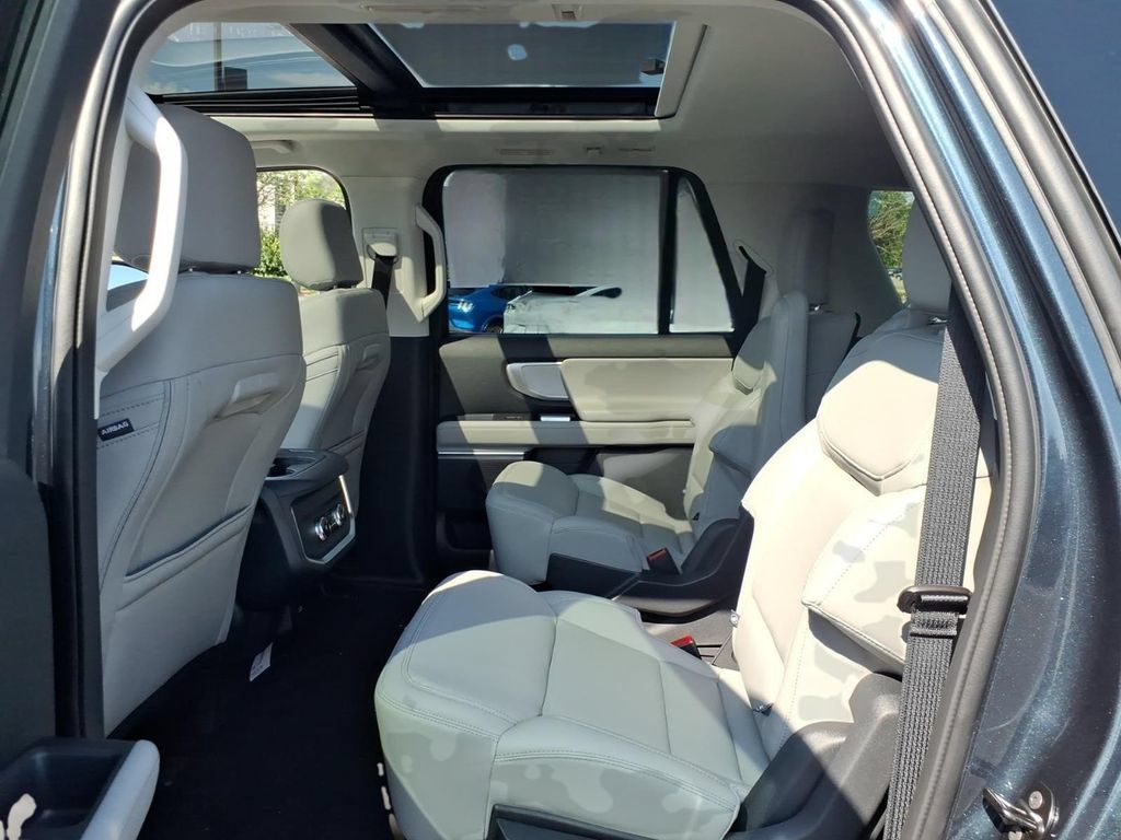 New 2026 Ford Expedition Max Active AWD/4WD image 5