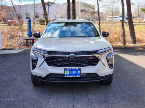 New 2026 Chevrolet Trax RS w/ Sunroof Package image 8