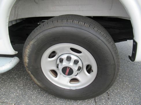 Used 2025 GMC Savana 2500 w/ Driver Convenience Package RWD image 9