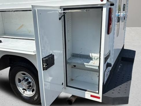 Used 2019 Chevrolet Express 3500 w/ Power Convenience Package RWD image 43