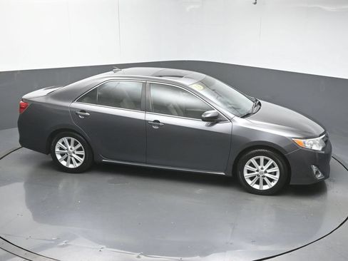 Used 2013 Toyota Camry XLE w/ Leather Pkg FWD image 43