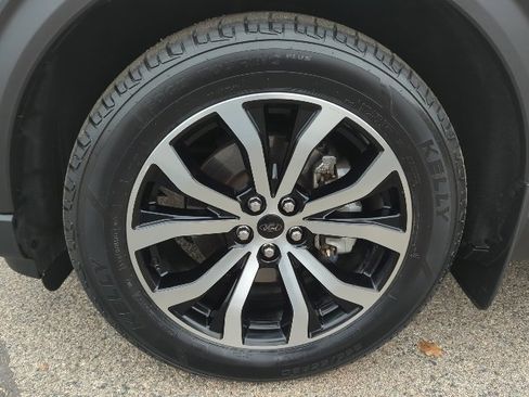 Used 2020 Ford Explorer ST w/ Premium Technology Package image 29