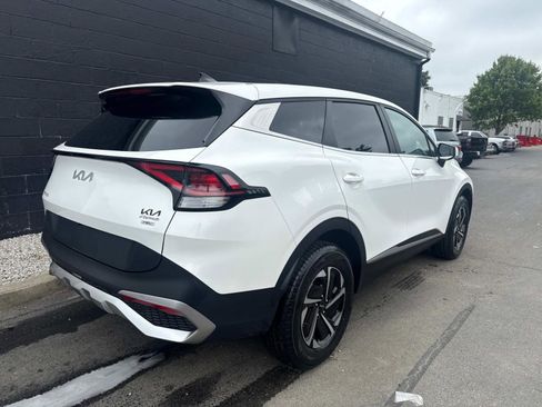 Used 2023 Kia Sportage LX image 2