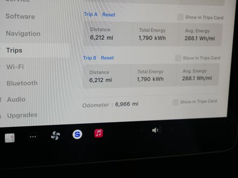 Used 2023 Tesla Model Y Long Range image 21